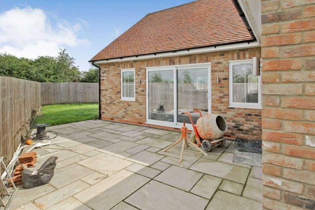 Primrose Cottage, Streetly End, West Wickham, Cambridge, CB21 4RP 4