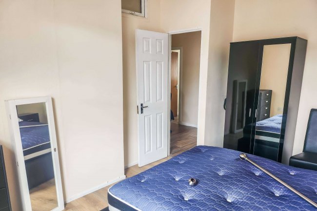 140B Barking Road, London E16 1EN 4