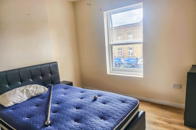 140B Barking Road, London E16 1EN 4