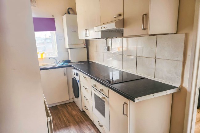 140B Barking Road, London E16 1EN 4