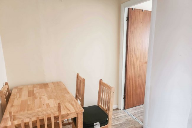 140B Barking Road, London E16 1EN 4