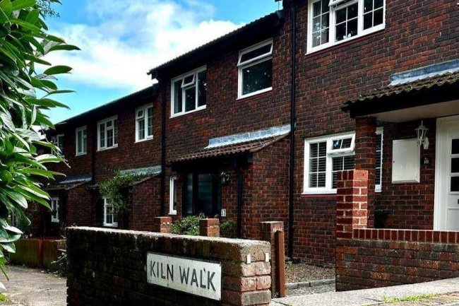 14 Kiln Walk, Redhill, Surrey, RH1 5SW 10