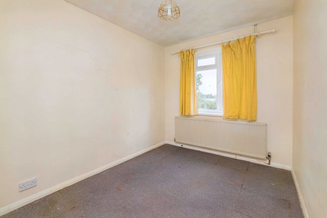 70 Beta Road, Farnborough, Hampshire, GU14 8PQ 7