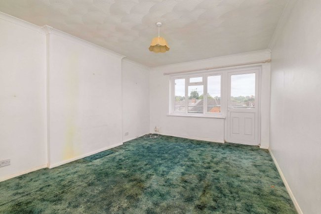 70 Beta Road, Farnborough, Hampshire, GU14 8PQ 7