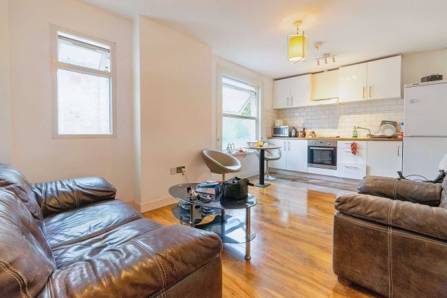 87B Oldfield Road, Willesden, London, NW10 9UT 10