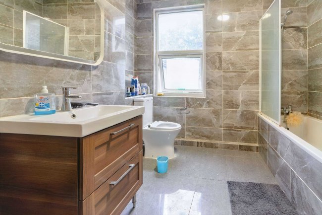 87B Oldfield Road, Willesden, London, NW10 9UT 10