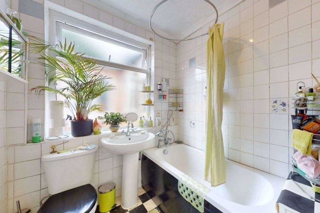 246 and 246a Main Road, Gidea Park, RM2 5EU 5