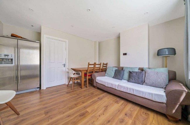 50 Cross Keys, Bearsted, Maidstone, Kent, ME14 4HR 1