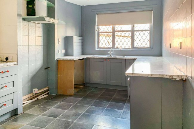 126 / 126a West Street, Alford, Lincolnshire, LN13 9DR 2