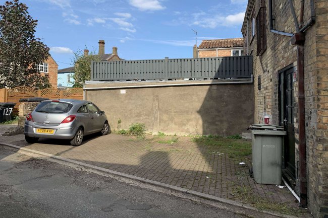 126 / 126a West Street, Alford, Lincolnshire, LN13 9DR 2