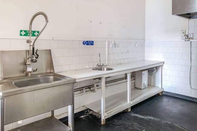 126 / 126a West Street, Alford, Lincolnshire, LN13 9DR 2