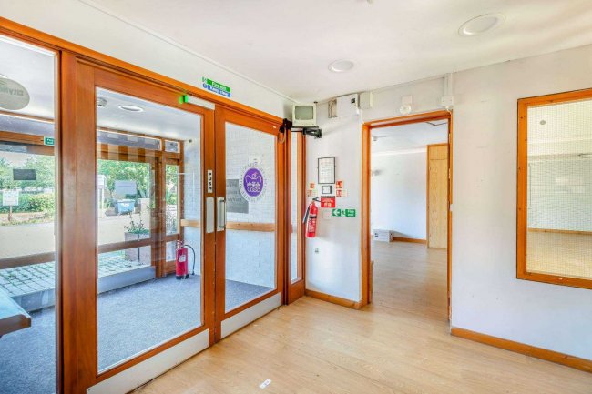 Brown's Field House, 25 Sherbourne Close, Chesterton, Cambridge CB4 1RT 1