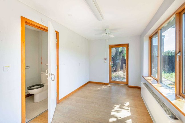 Brown's Field House, 25 Sherbourne Close, Chesterton, Cambridge CB4 1RT 1