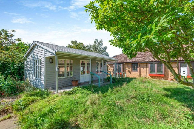 Brown's Field House, 25 Sherbourne Close, Chesterton, Cambridge CB4 1RT 1