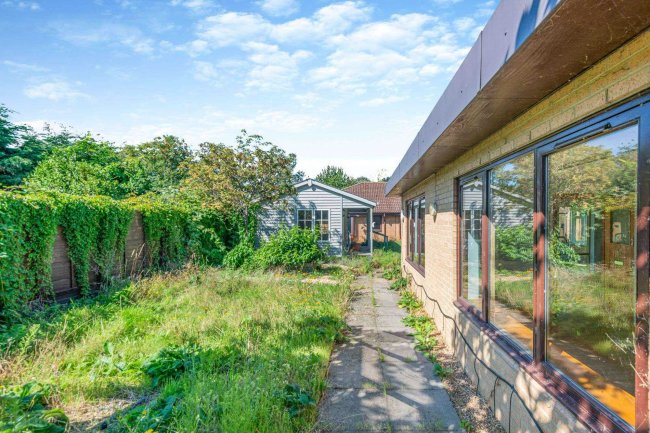 Brown's Field House, 25 Sherbourne Close, Chesterton, Cambridge CB4 1RT 1