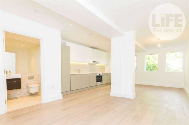 Flat 14, Osborn House, 40 Osborn Terrace, London, SE3 9GB 8