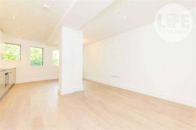 Flat 14, Osborn House, 40 Osborn Terrace, London, SE3 9GB 8