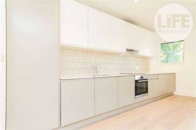 Flat 14, Osborn House, 40 Osborn Terrace, London, SE3 9GB 8