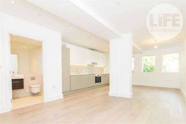 Flat 14, Osborn House, 40 Osborn Terrace, London, SE3 9GB 8