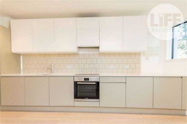 Flat 14, Osborn House, 40 Osborn Terrace, London, SE3 9GB 8