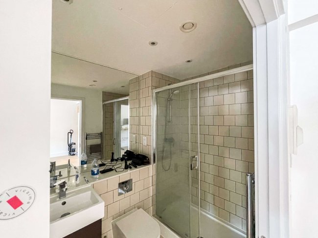 Flat 15, Osborn House, 40 Osborn Terrace, London, SE3 9GB 9