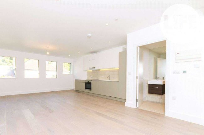 Flat 15, Osborn House, 40 Osborn Terrace, London, SE3 9GB 9