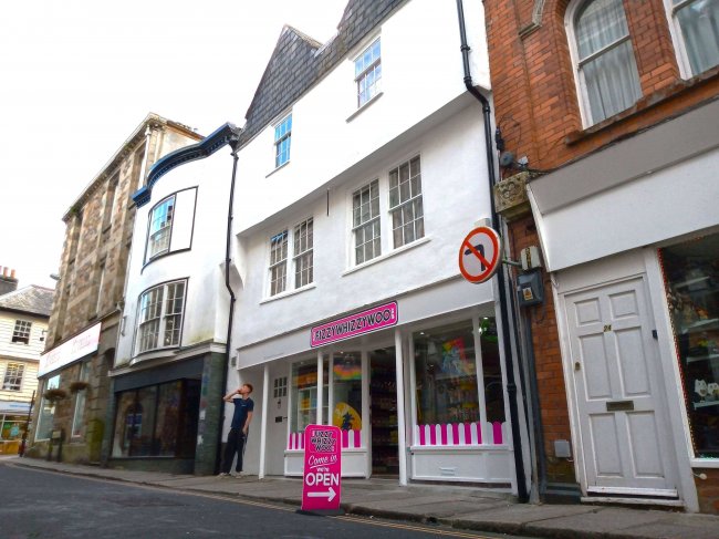 26 Church Street, Launceston, PL15 8AR 4