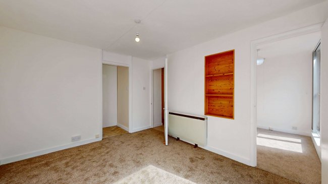 19 Elmcroft, Fairview Avenue, Woking, Surrey, GU22 7NX 9