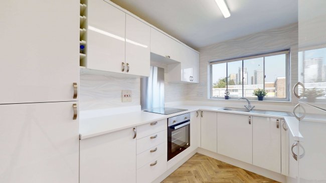 19 Elmcroft, Fairview Avenue, Woking, Surrey, GU22 7NX 9