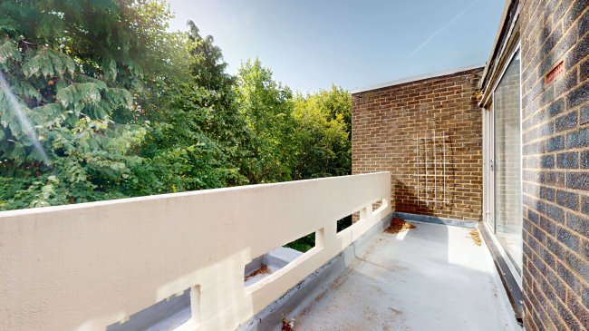 19 Elmcroft, Fairview Avenue, Woking, Surrey, GU22 7NX 9