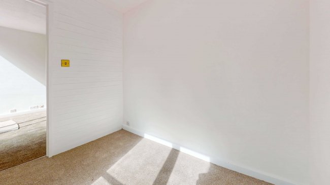 19 Elmcroft, Fairview Avenue, Woking, Surrey, GU22 7NX 9