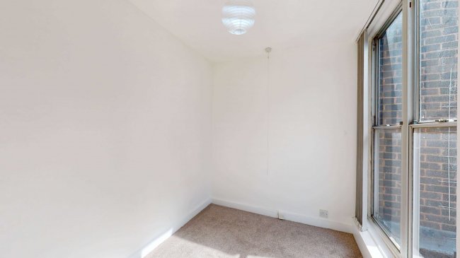 19 Elmcroft, Fairview Avenue, Woking, Surrey, GU22 7NX 9