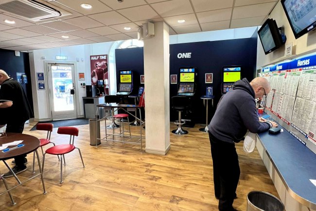 98 High Street, Falkirk, Scotland, FK1 1NW 10