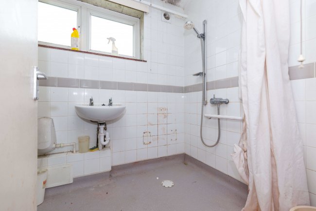 4 Durham Terrace, Chestnut Grove, Penge ,London SE20 8UT 4