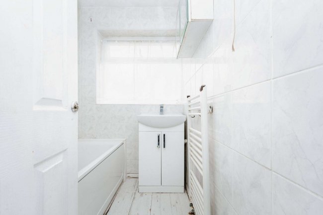 61 Marlin Road, Luton, Bedfordshire, LU4 0SH 3