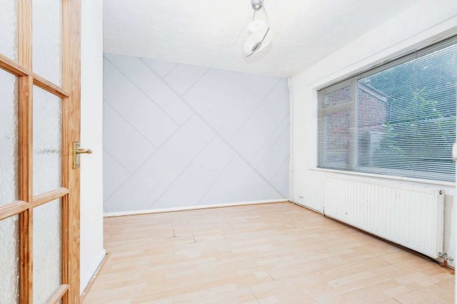 61 Marlin Road, Luton, Bedfordshire, LU4 0SH 3