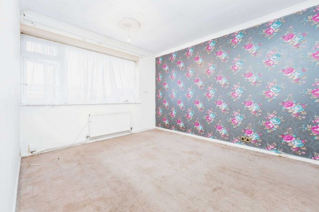 61 Marlin Road, Luton, Bedfordshire, LU4 0SH 3