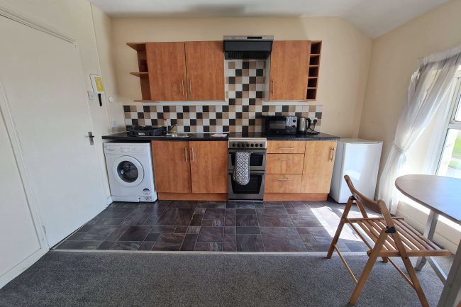 270 Oystermouth Road, Swansea, SA1 3UH 2