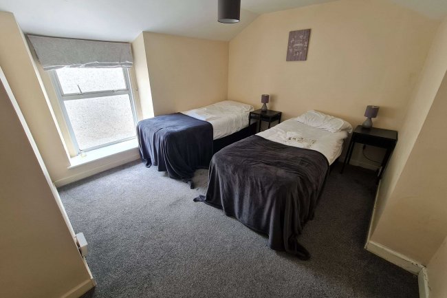 270 Oystermouth Road, Swansea, SA1 3UH 2