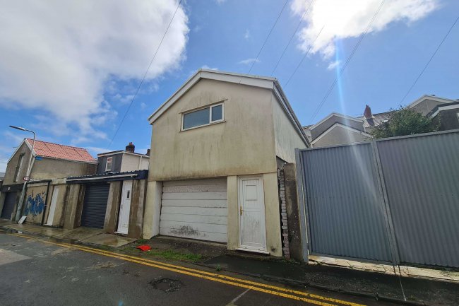 270 Oystermouth Road, Swansea, SA1 3UH 2