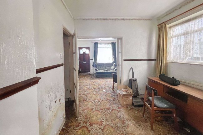 26 Flaxpiece Road, Clay Cross, Chesterfield S45 9HB 9