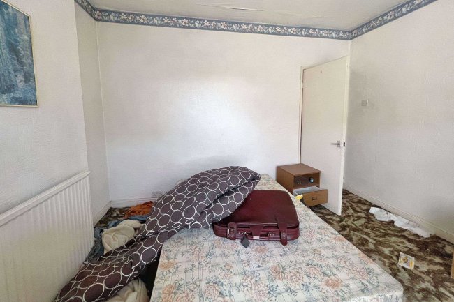 26 Flaxpiece Road, Clay Cross, Chesterfield S45 9HB 9