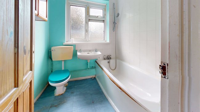 56 Maylands Drive, Sidcup, DA14 4RZ 5