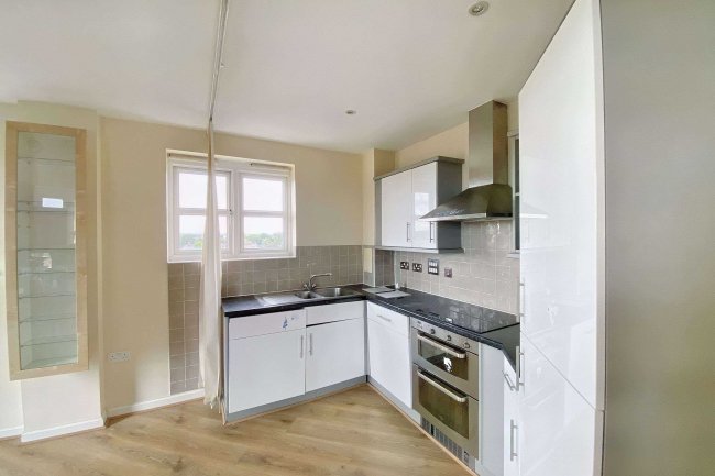 86 Bridge Court, Stanley Road, Harrow, Middlesex, HA2 8FE 7