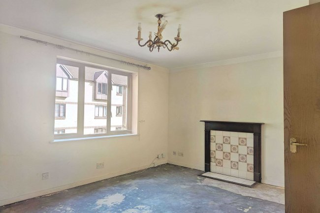 Flat 5, Maple Court, Spring Close, Dagenham, Essex, RM8 1SW 8