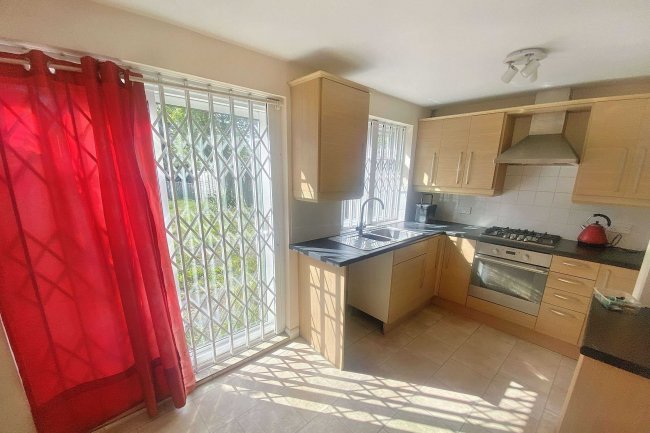 71 Windsor Road, Harrow, Middlesex, HA3 5PT 4