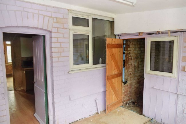 2 Rockhill Road, Northampton, Northamptonshire, NN6 7PT 5