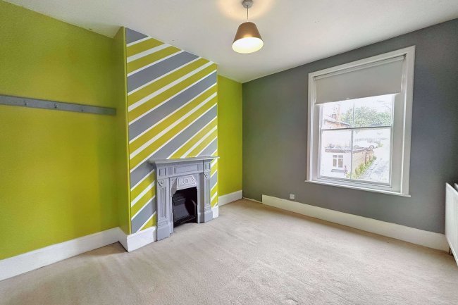 68 Bath Road, Stroud, Gloucestershire, GL5 3JY 4