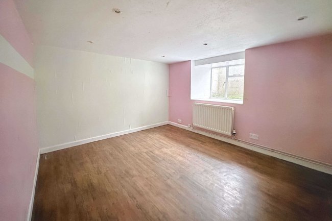 68 Bath Road, Stroud, Gloucestershire, GL5 3JY 4