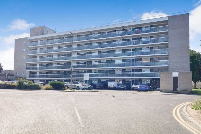 Flat 36 Mayflower House, The Drive, Brentwood, Essex, CM13 3BG 1